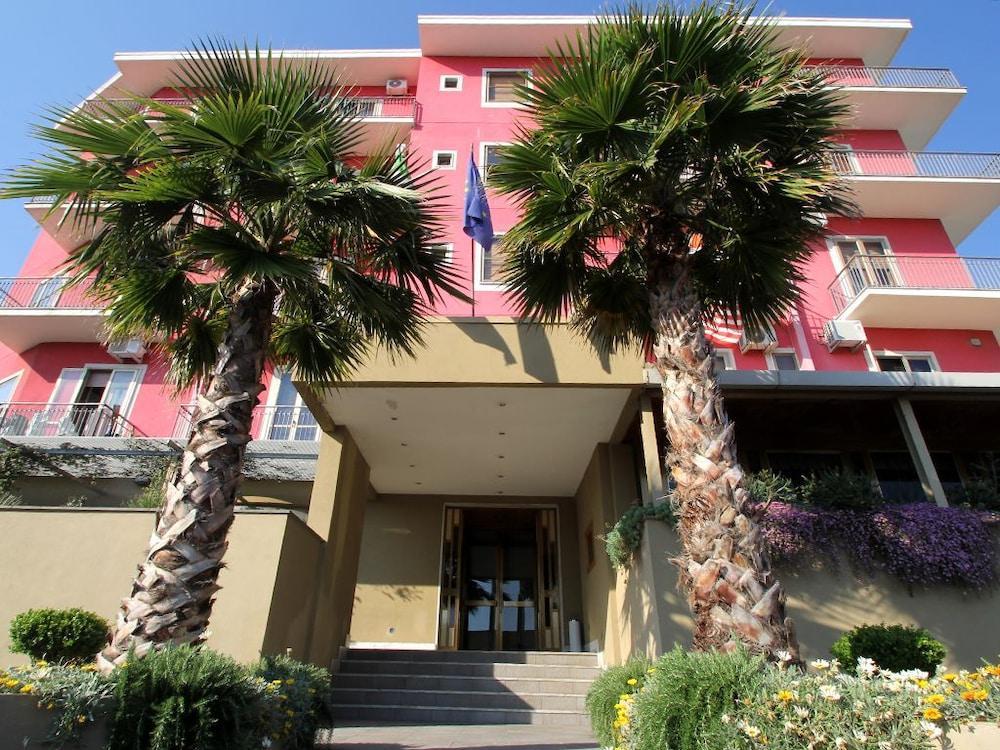 Hotel Carosello ปอนเตกัญญาโน ภายนอก รูปภาพ