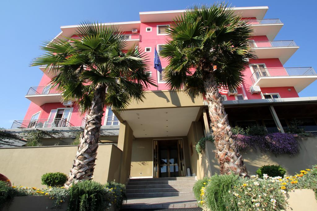 Hotel Carosello ปอนเตกัญญาโน ภายนอก รูปภาพ