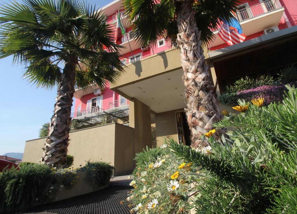 Hotel Carosello ปอนเตกัญญาโน ภายนอก รูปภาพ